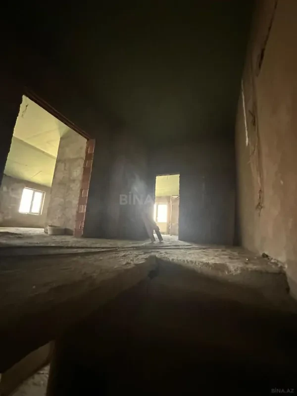 Satılır 7 otaqlı mənzil 408 m²