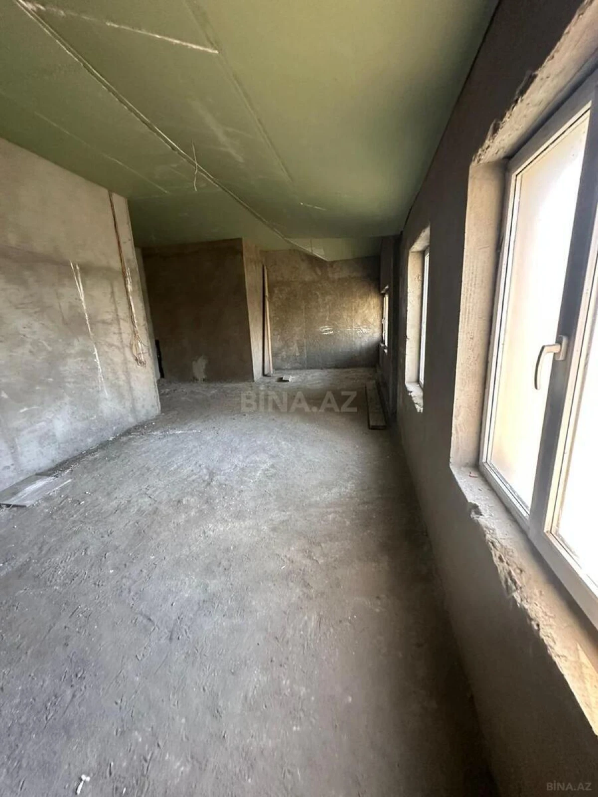 Satılır 7 otaqlı mənzil 408 m²