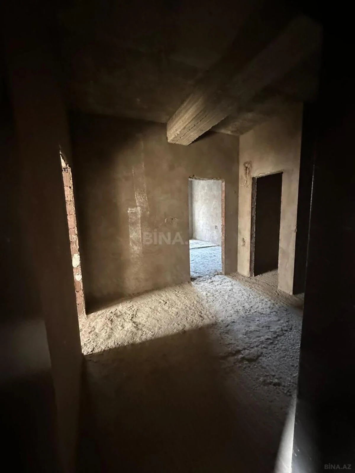 Satılır 7 otaqlı mənzil 408 m²