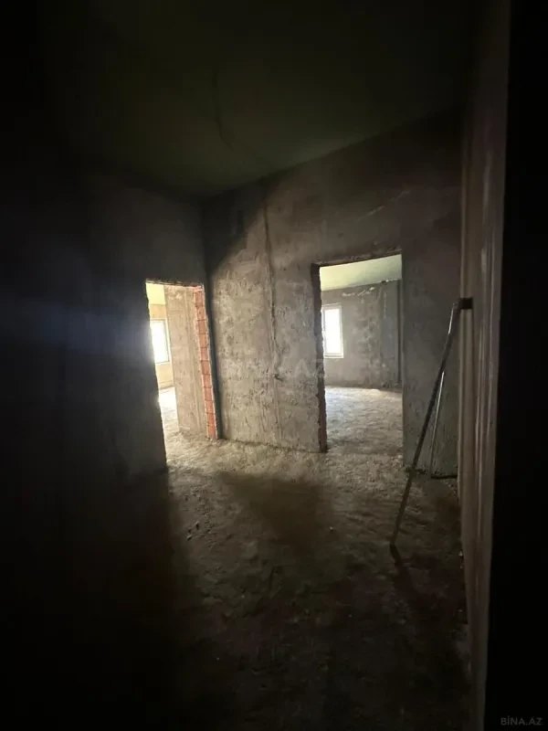 Satılır 7 otaqlı mənzil 408 m²