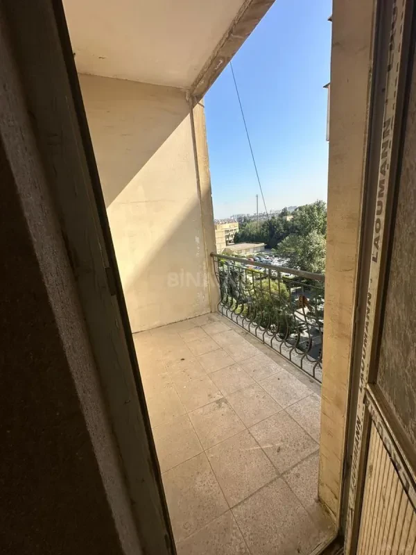 Satılır 7 otaqlı mənzil 408 m²