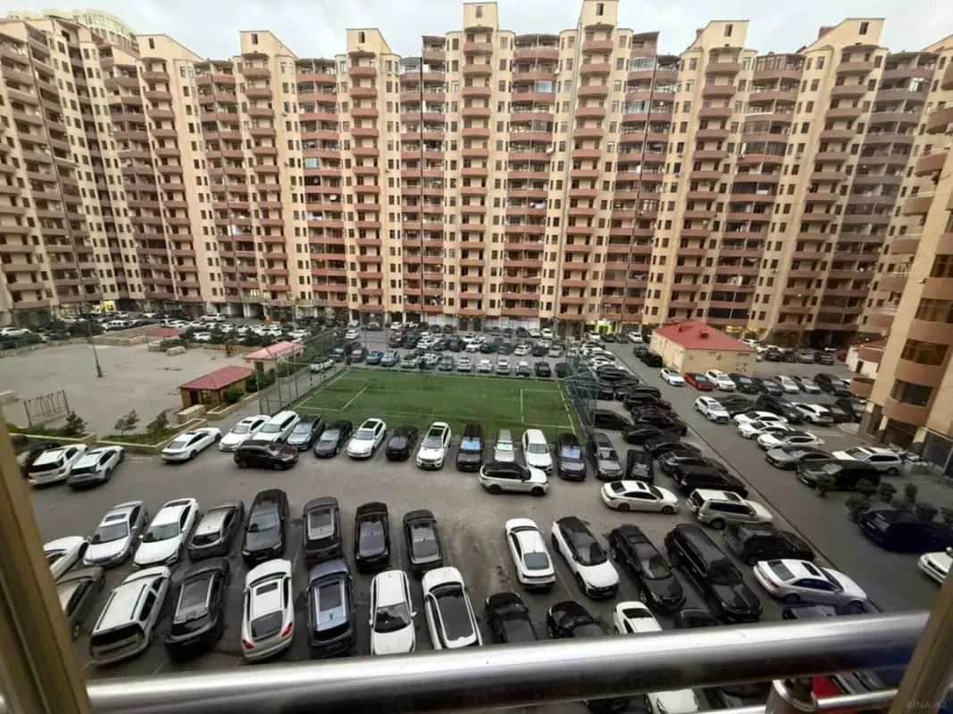 Satılır 3 otaqlı mənzil 137 m²