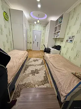 Satılır 3 otaqlı mənzil 137 m²