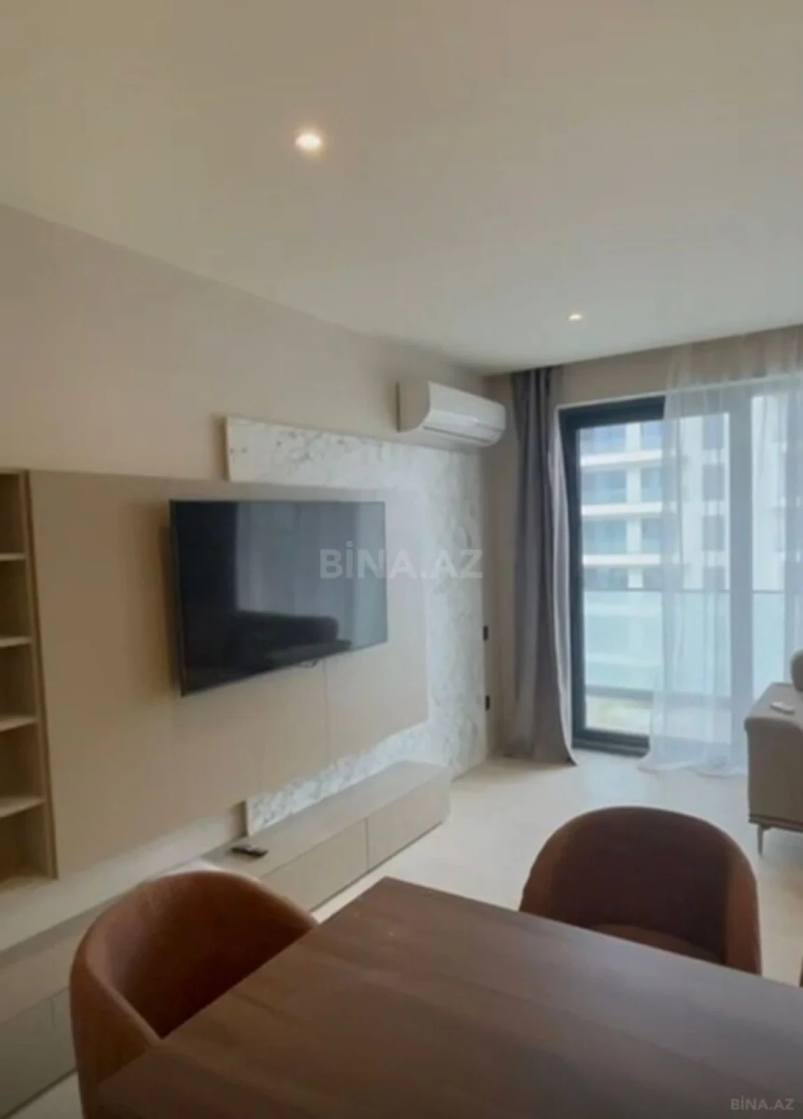 Kirayə verilir 2 otaqlı mənzil 105 m²