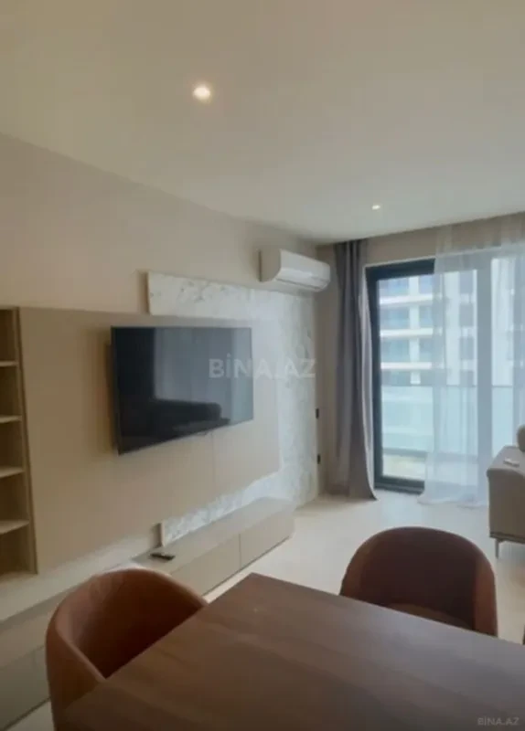 Kirayə verilir 2 otaqlı mənzil 105 m²