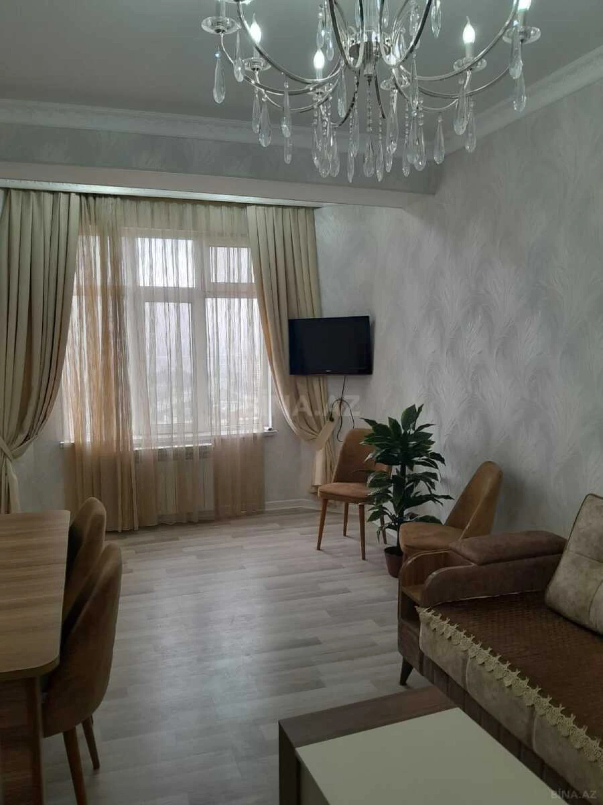 Kirayə verilir 2 otaqlı mənzil 60 m²