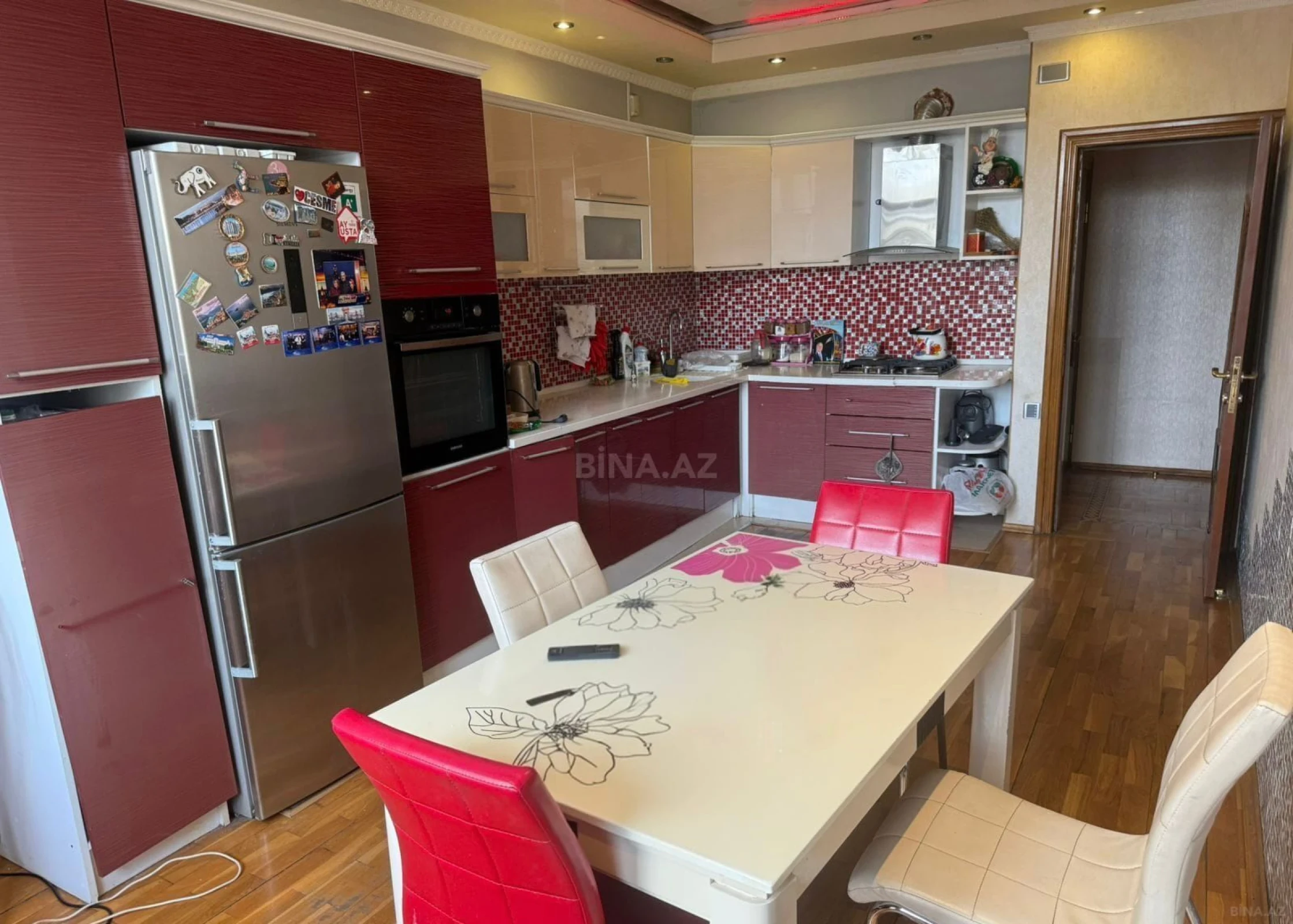 Satılır 3 otaqlı mənzil 125 m²