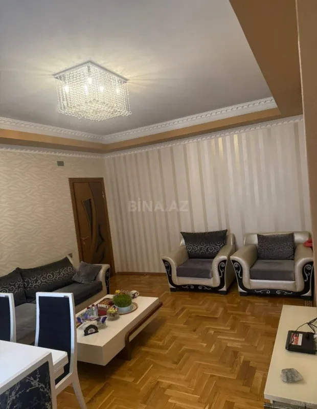 Satılır 3 otaqlı mənzil 125 m²