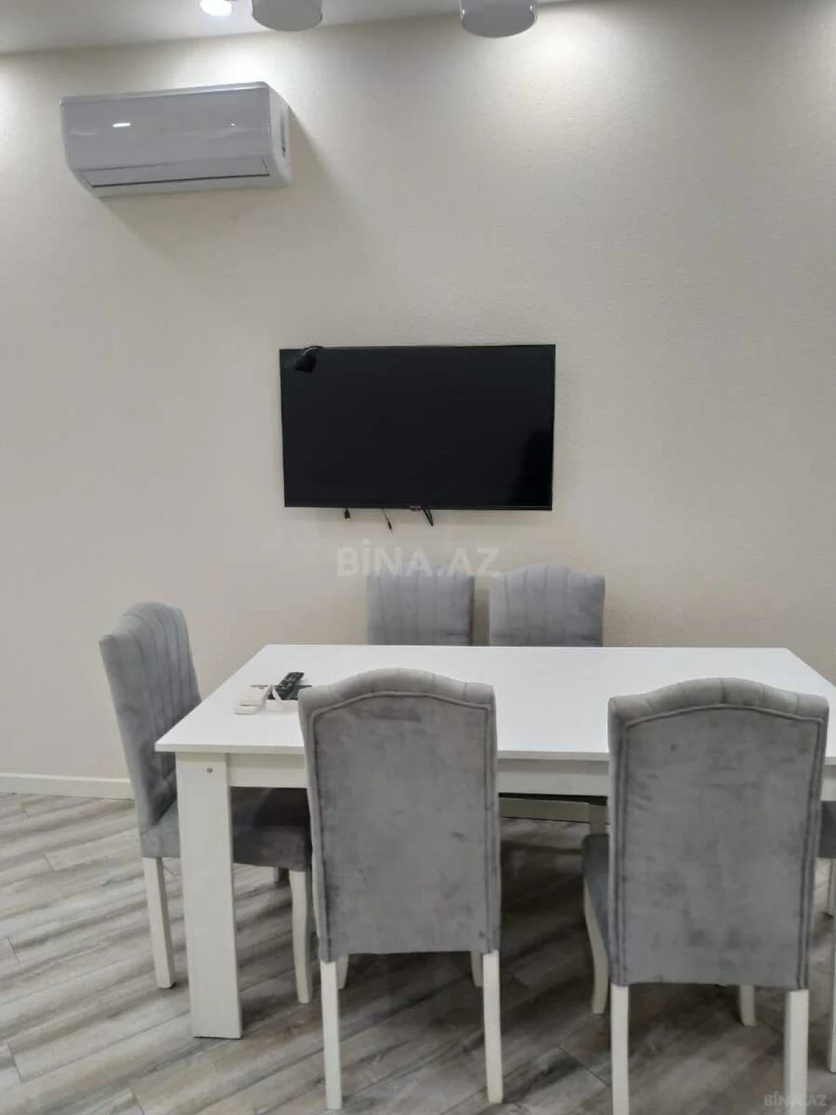 Kirayə verilir 2 otaqlı mənzil 75 m²