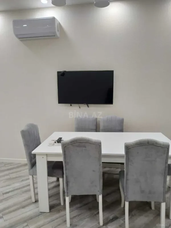 Kirayə verilir 2 otaqlı mənzil 75 m²