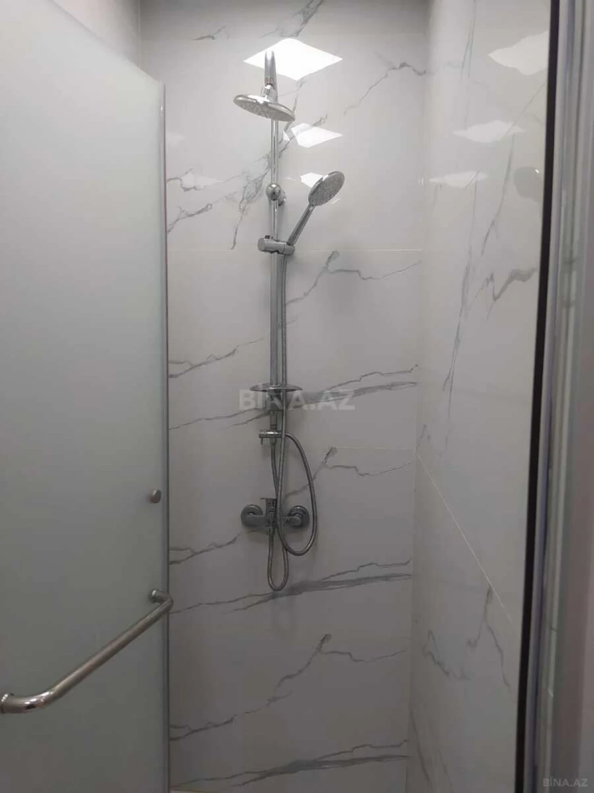 Kirayə verilir 2 otaqlı mənzil 75 m²