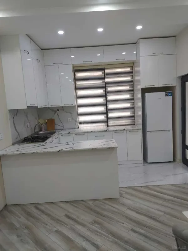 Kirayə verilir 2 otaqlı mənzil 75 m²