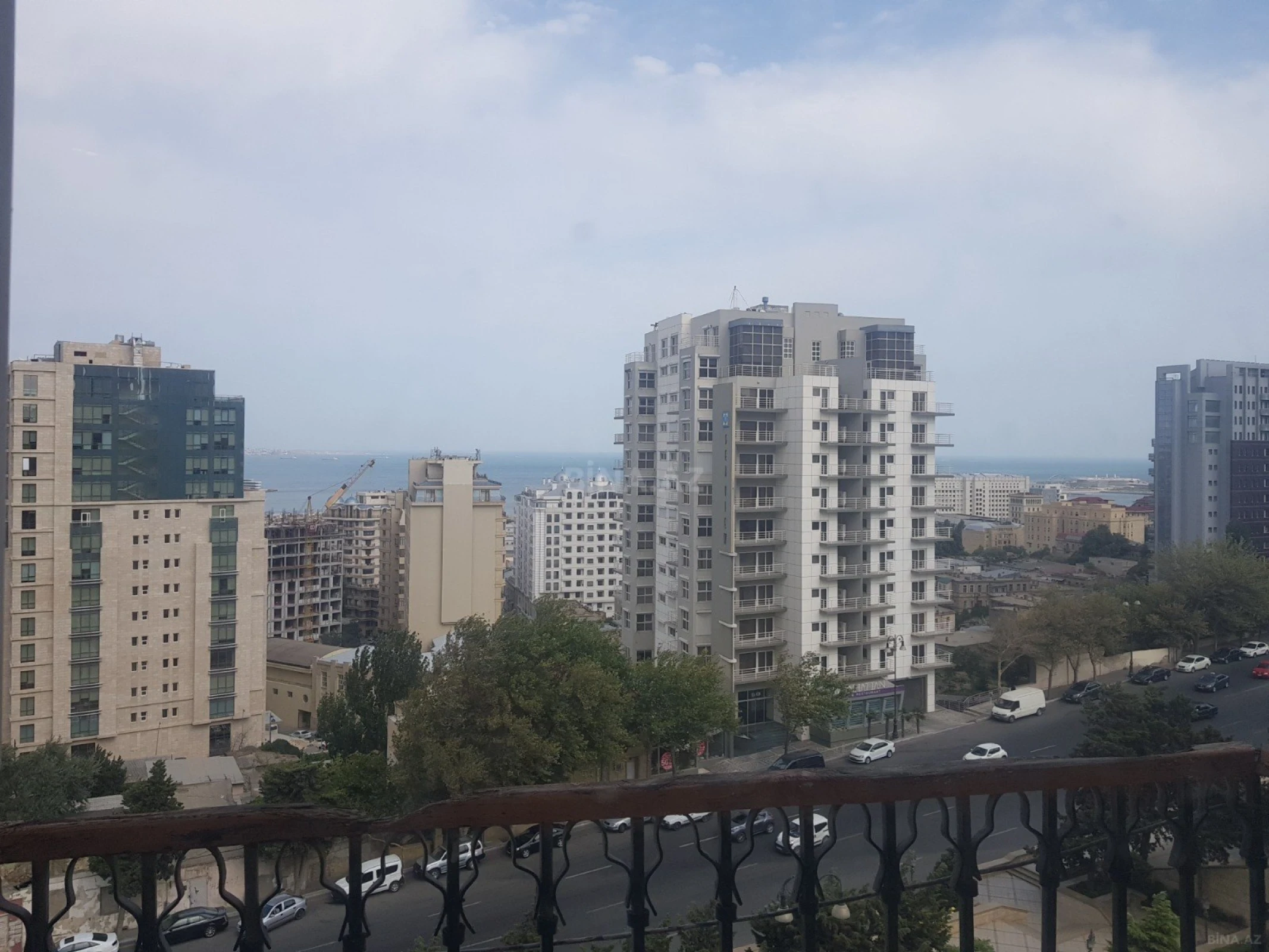 Kirayə verilir 6 otaqlı mənzil 200 m²