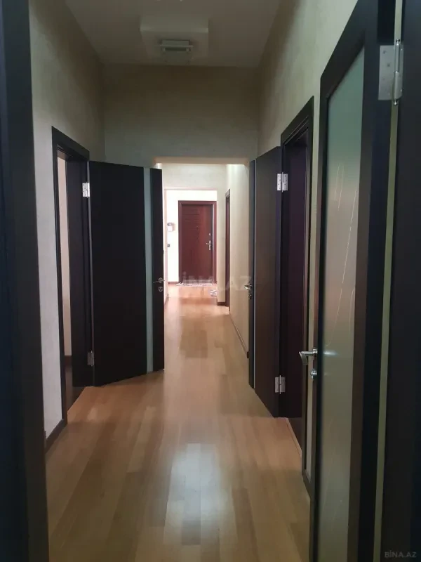 Kirayə verilir 6 otaqlı mənzil 200 m²