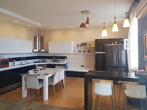 Kirayə verilir 6 otaqlı mənzil 200 m² — Bakı 6 otaq 200.00 m²