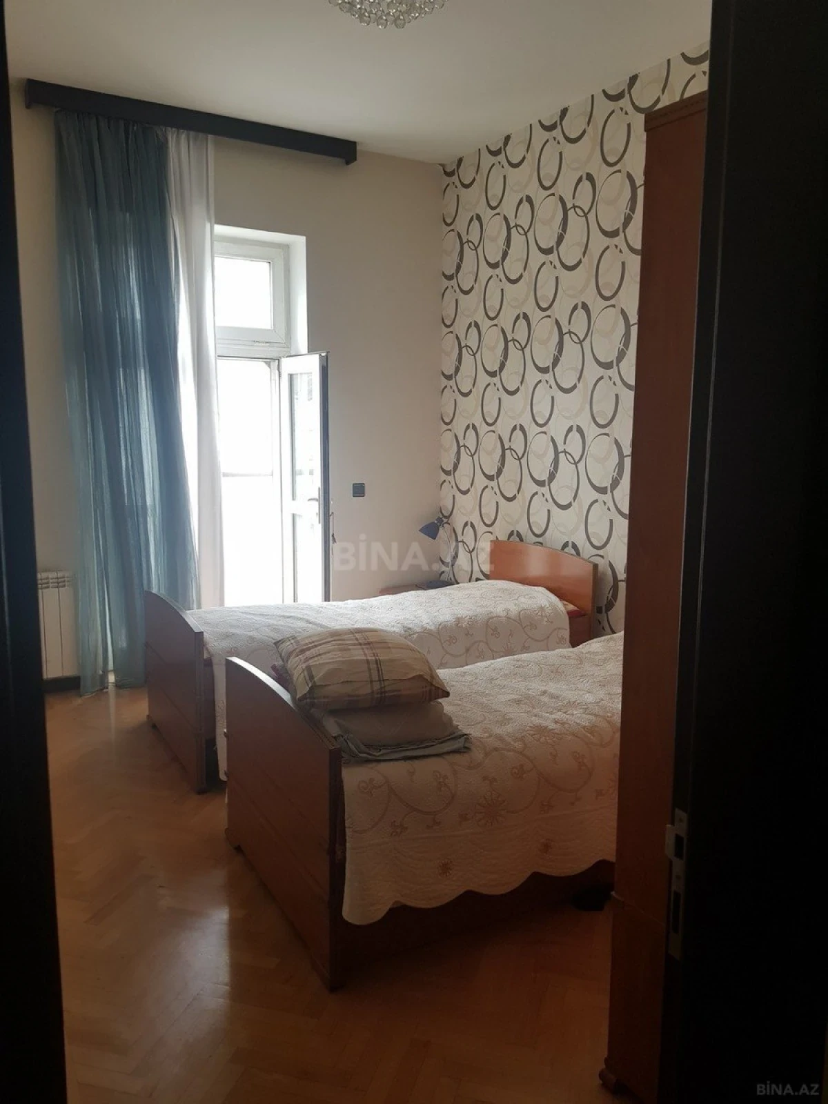 Kirayə verilir 6 otaqlı mənzil 200 m²