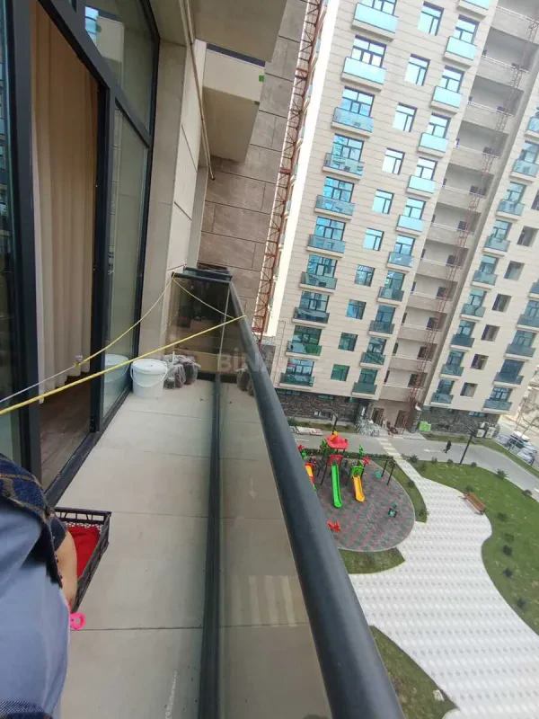 Satılır 2 otaqlı mənzil 81 m²
