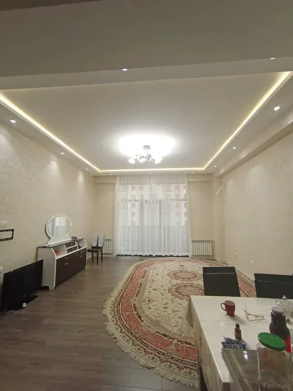 Satılır 2 otaqlı mənzil 81 m²