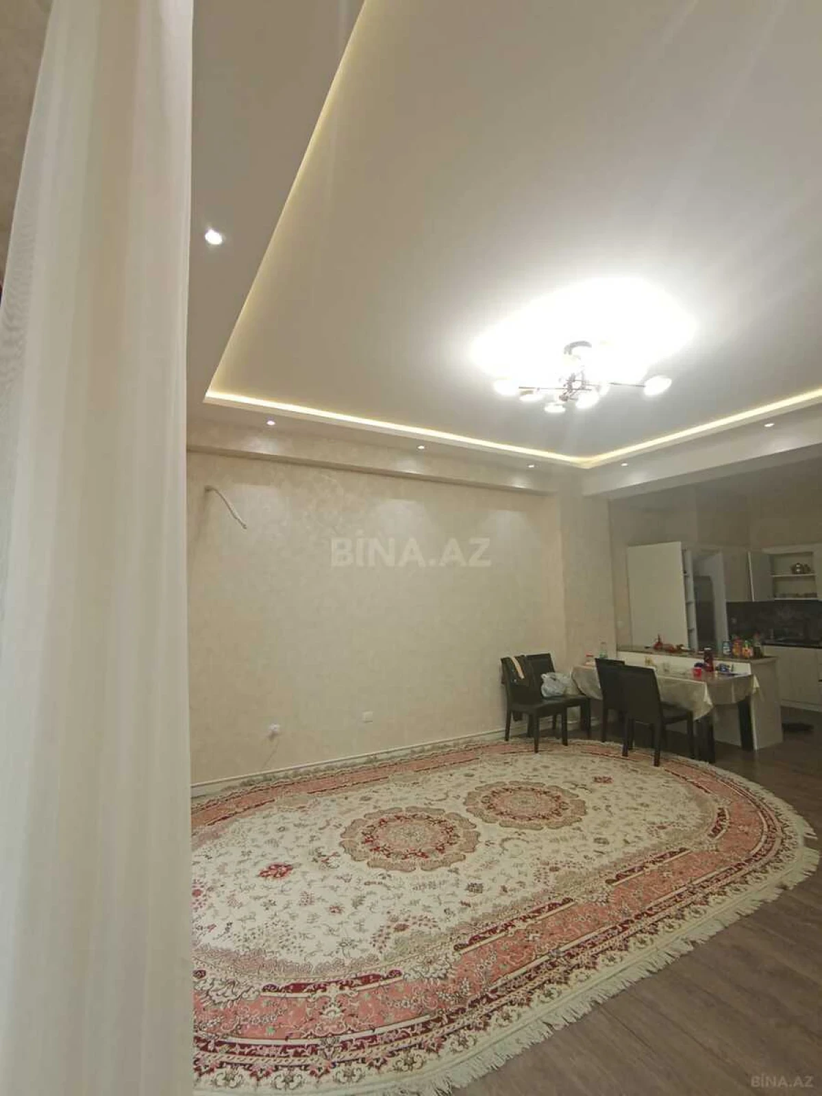 Satılır 2 otaqlı mənzil 81 m²