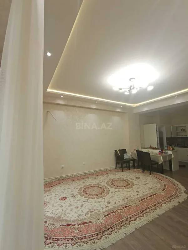Satılır 2 otaqlı mənzil 81 m²