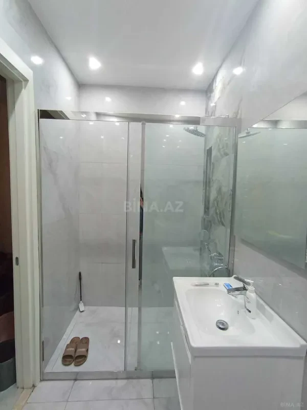 Satılır 2 otaqlı mənzil 81 m²