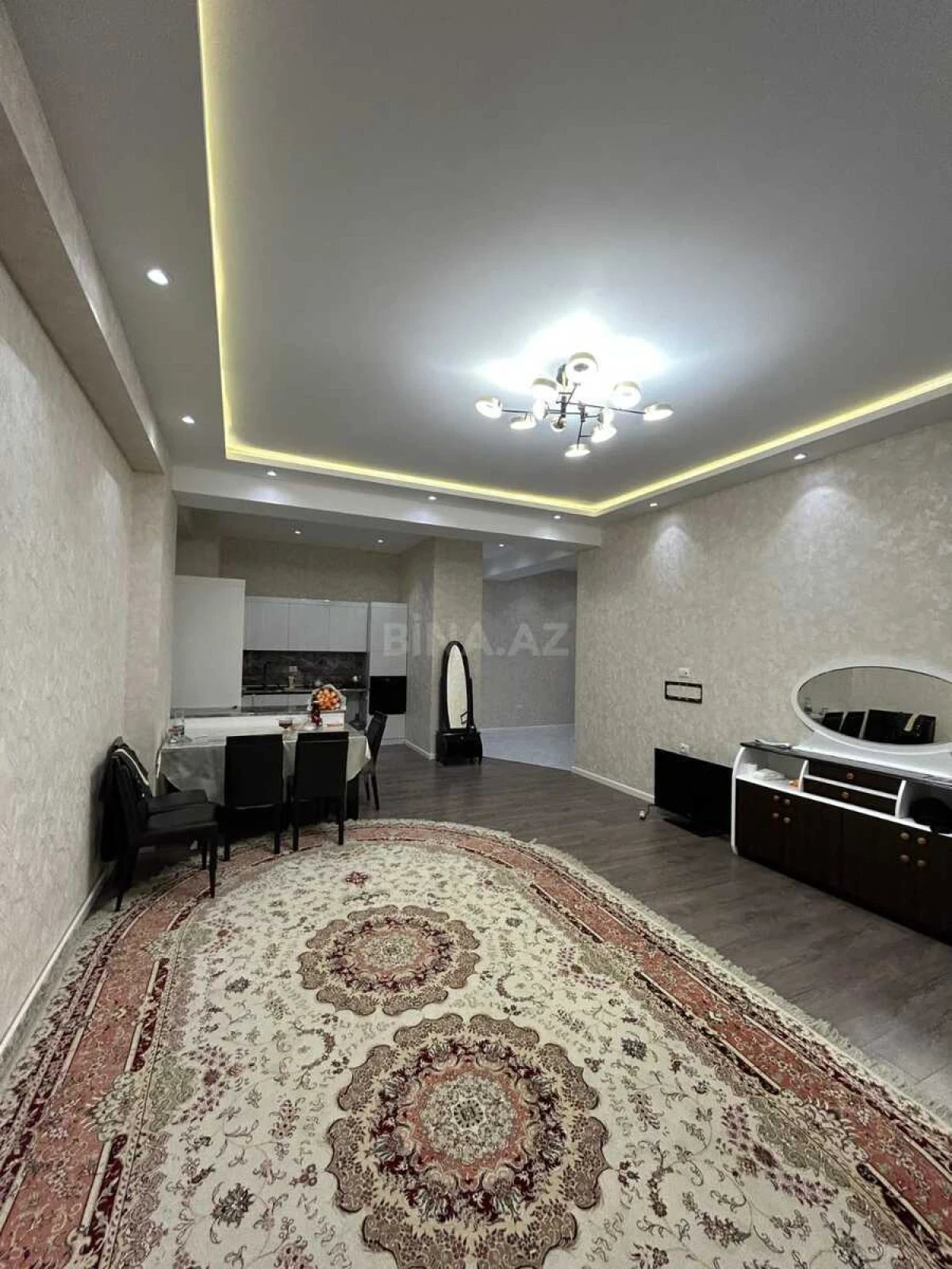 Satılır 2 otaqlı mənzil 81 m²