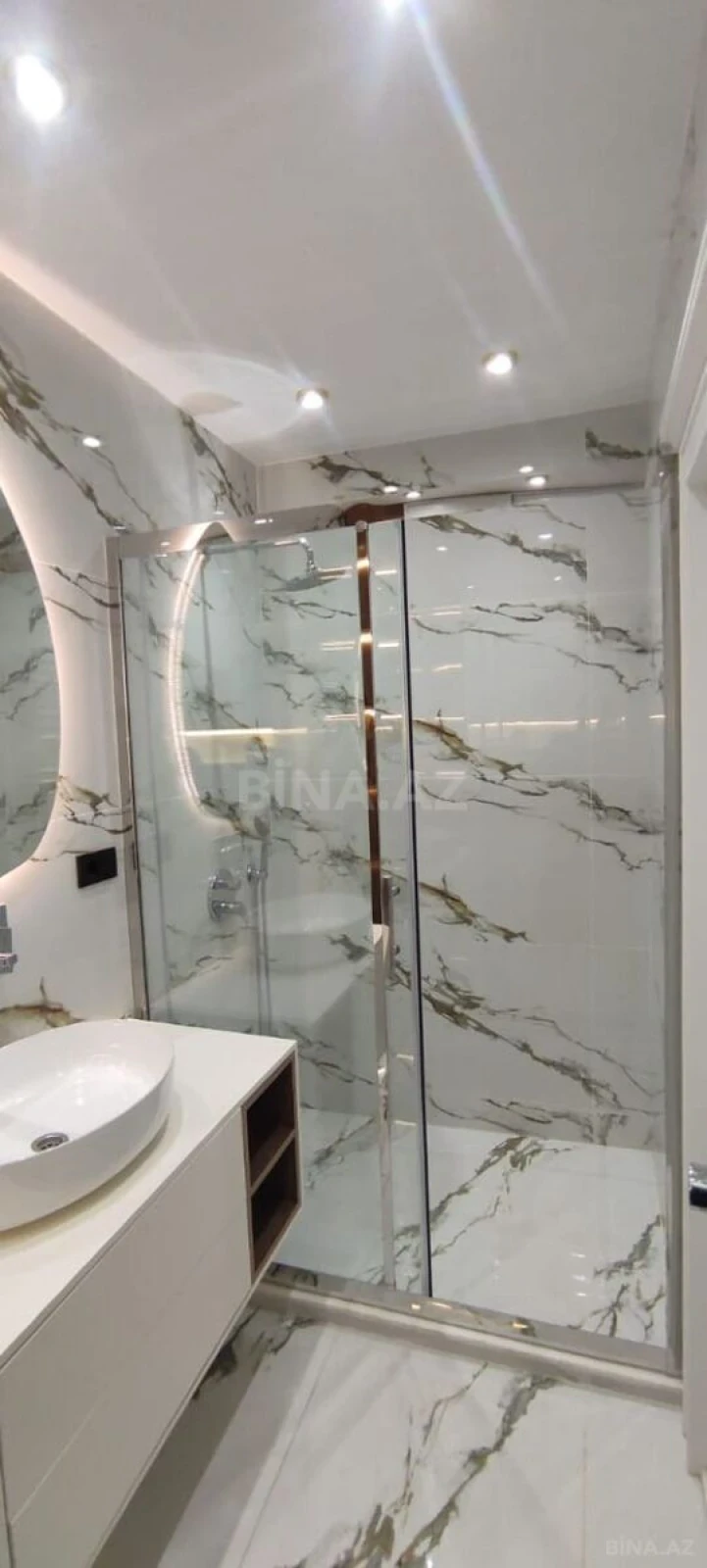 Kirayə verilir 4 otaqlı mənzil 180 m²