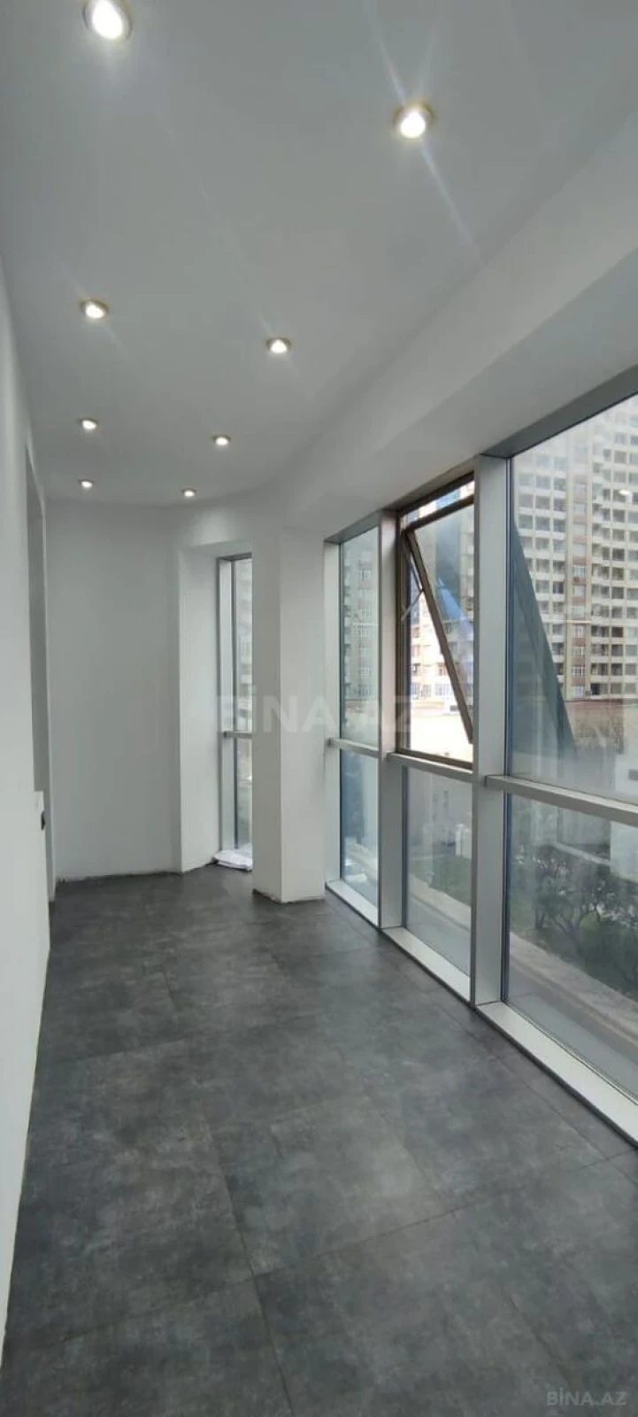 Kirayə verilir 4 otaqlı mənzil 180 m²