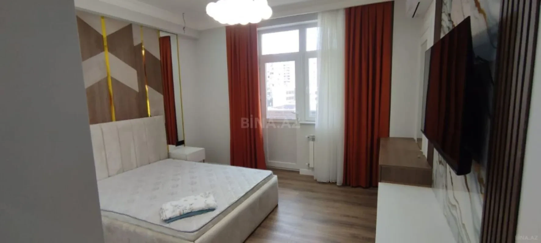 Kirayə verilir 4 otaqlı mənzil 180 m²