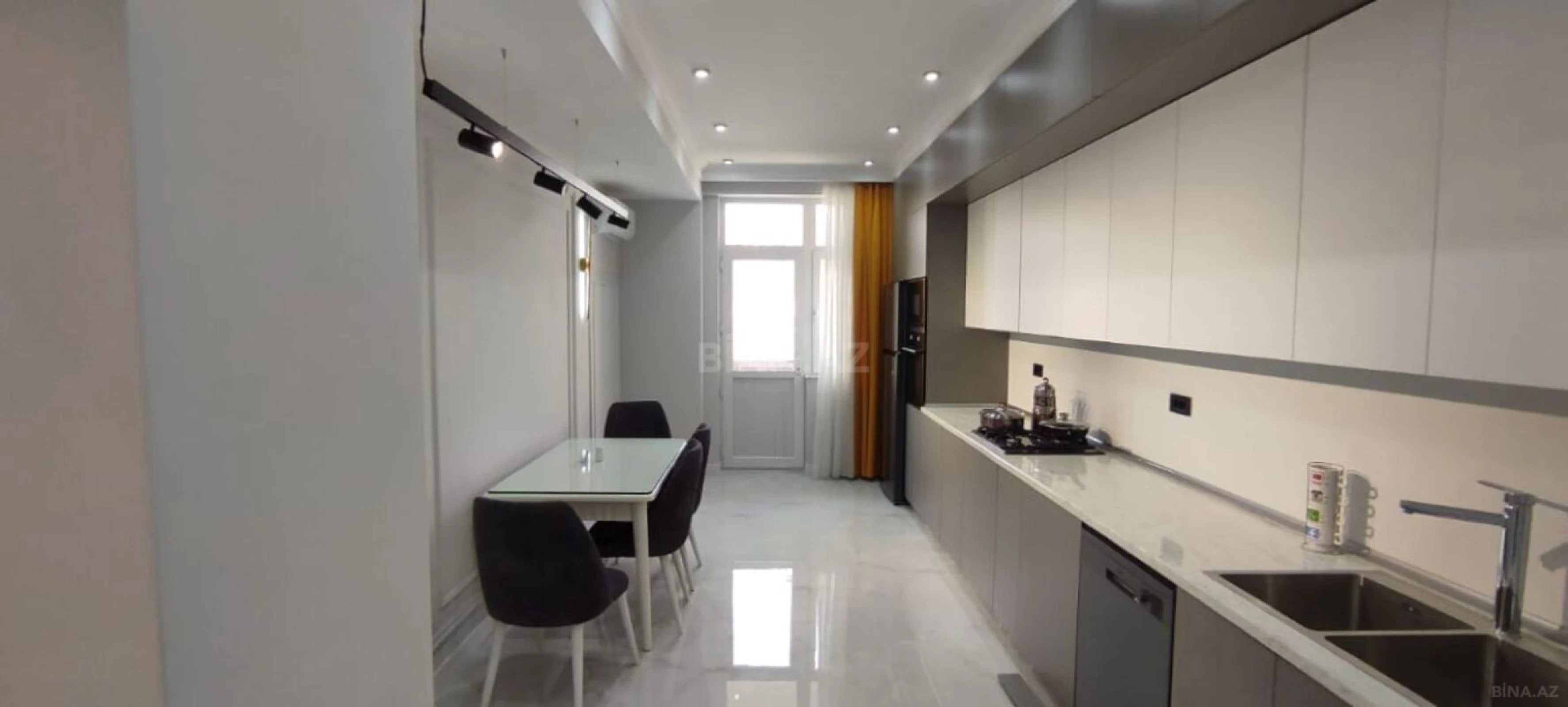 Kirayə verilir 4 otaqlı mənzil 180 m²