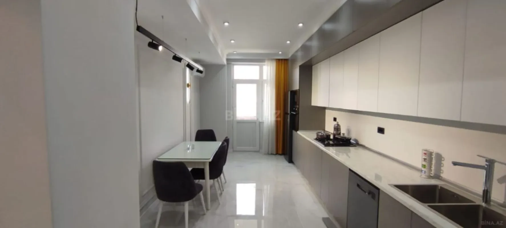 Kirayə verilir 4 otaqlı mənzil 180 m²