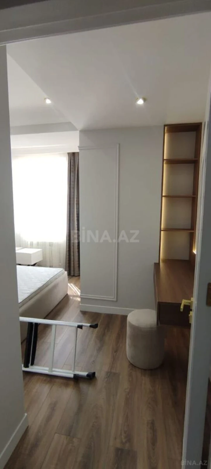 Kirayə verilir 4 otaqlı mənzil 180 m²