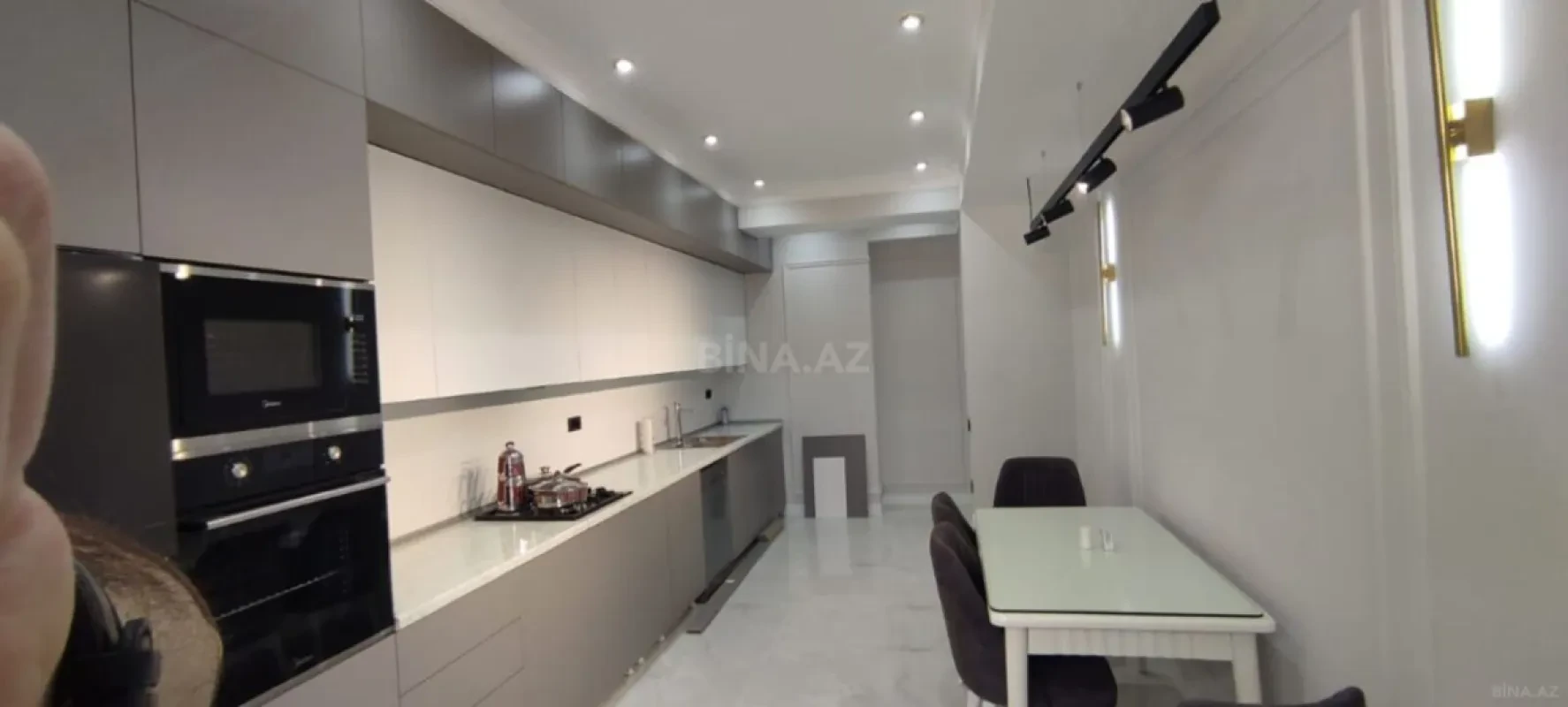 Kirayə verilir 4 otaqlı mənzil 180 m²