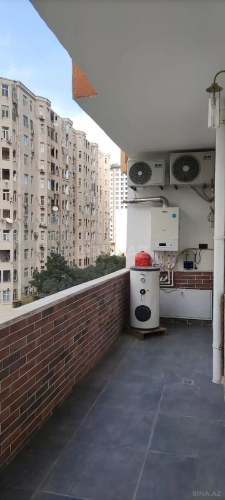 Kirayə verilir 4 otaqlı mənzil 180 m²