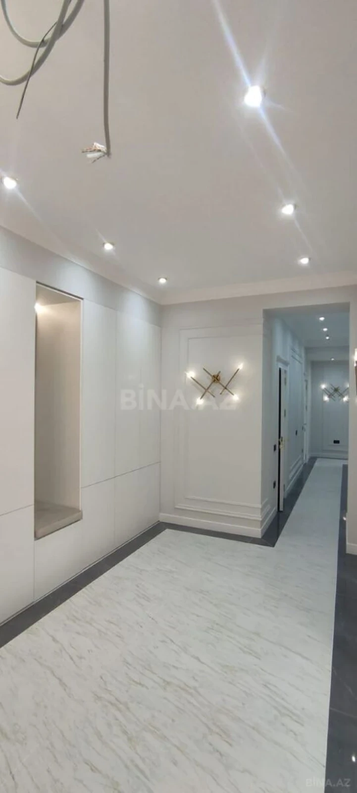 Kirayə verilir 4 otaqlı mənzil 180 m²