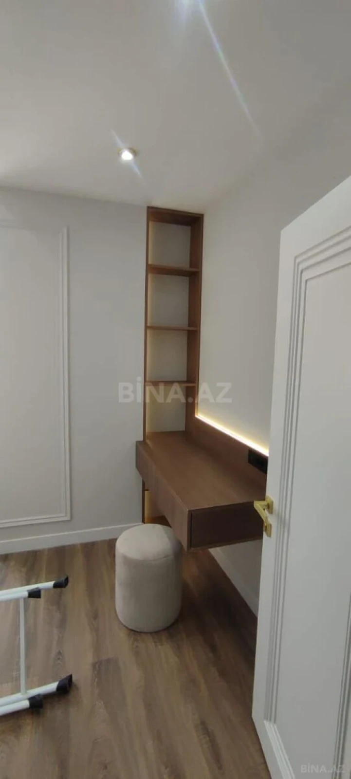 Kirayə verilir 4 otaqlı mənzil 180 m²