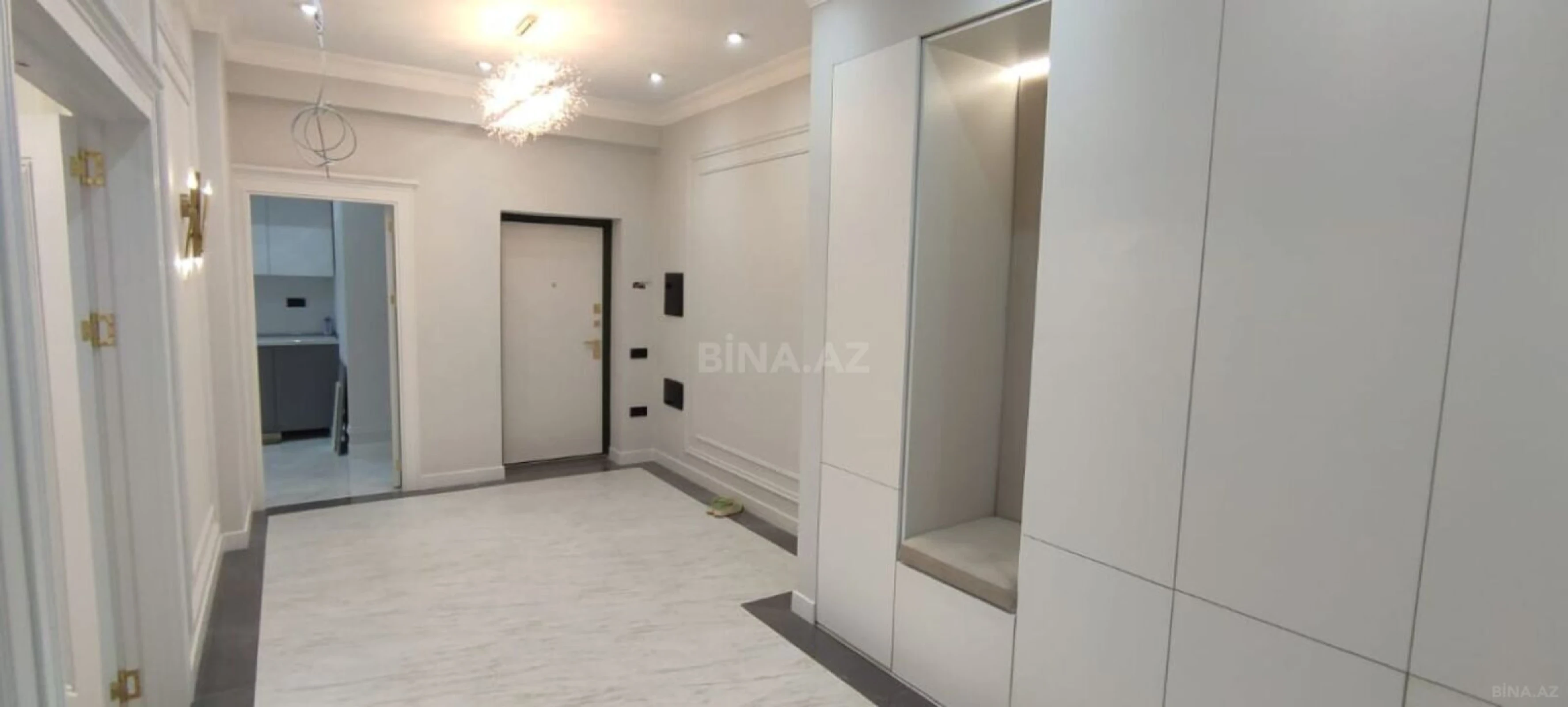 Kirayə verilir 4 otaqlı mənzil 180 m²