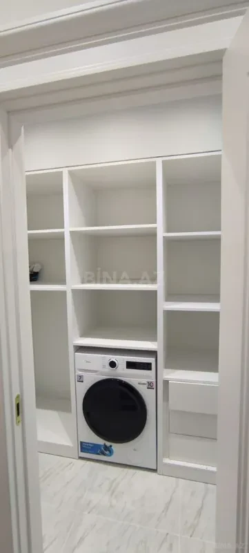 Kirayə verilir 4 otaqlı mənzil 180 m²