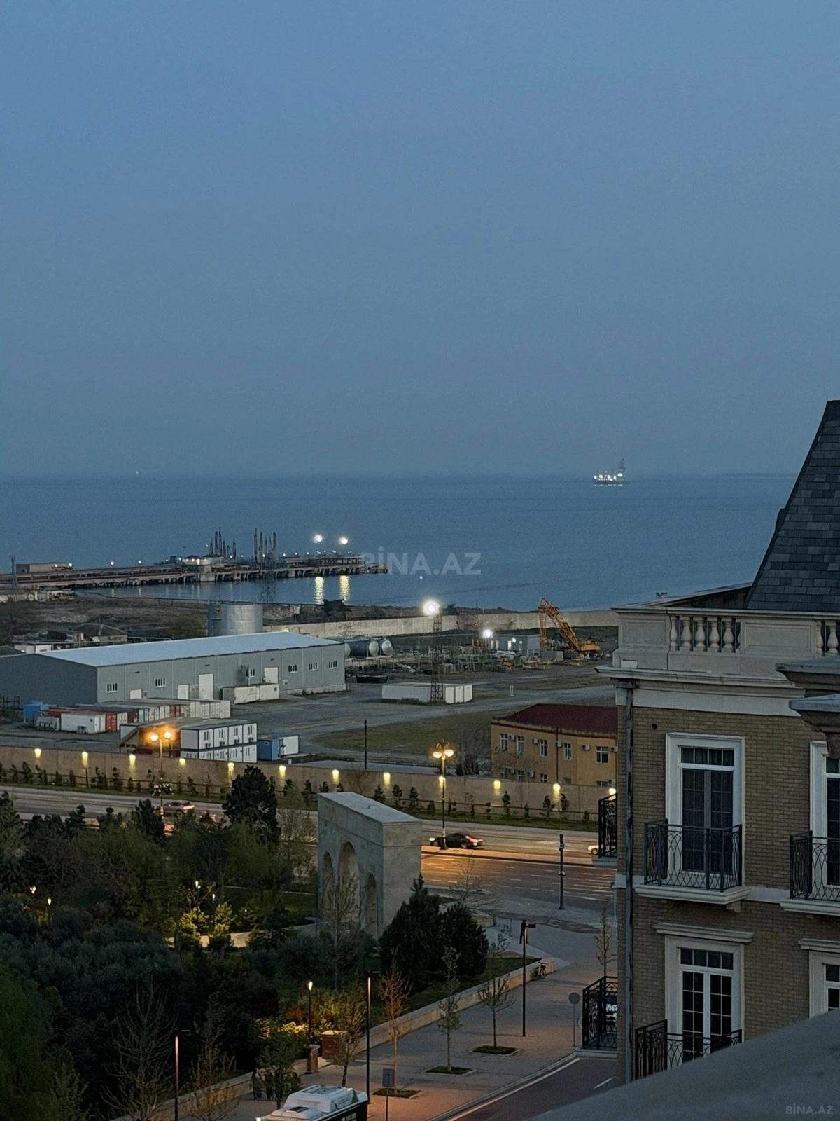 Satılır 2 otaqlı mənzil 75 m²