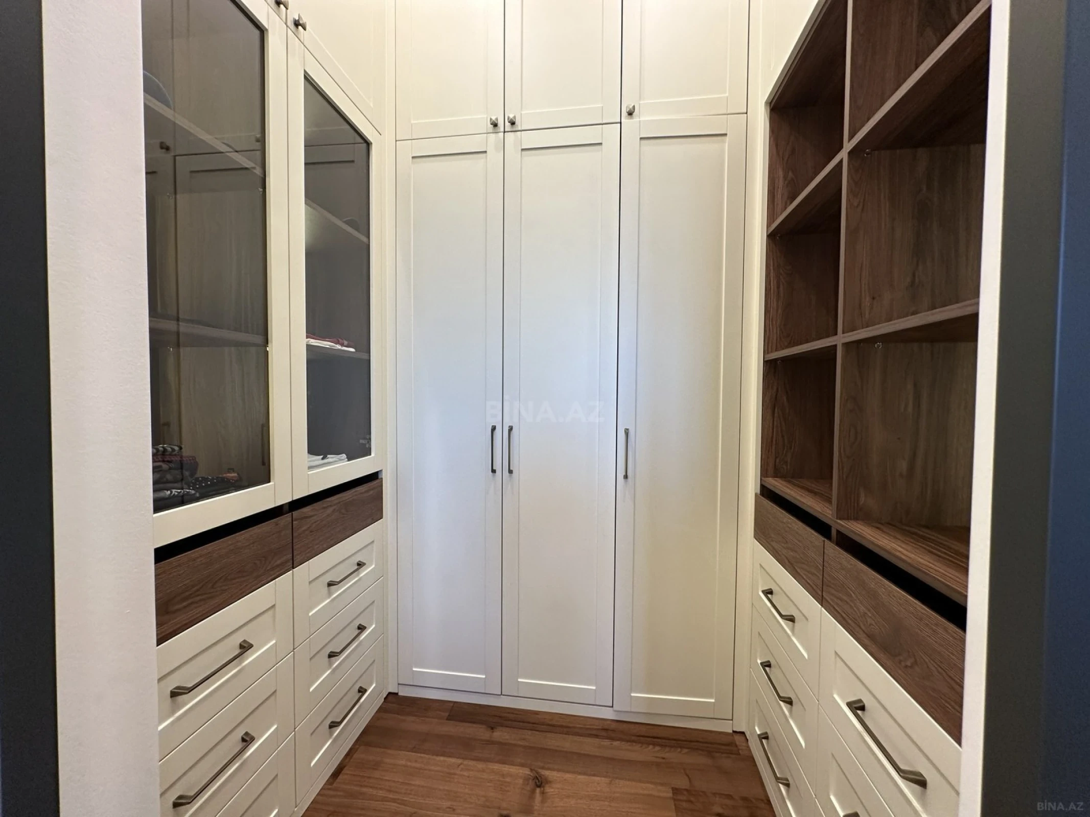 Satılır 2 otaqlı mənzil 75 m²