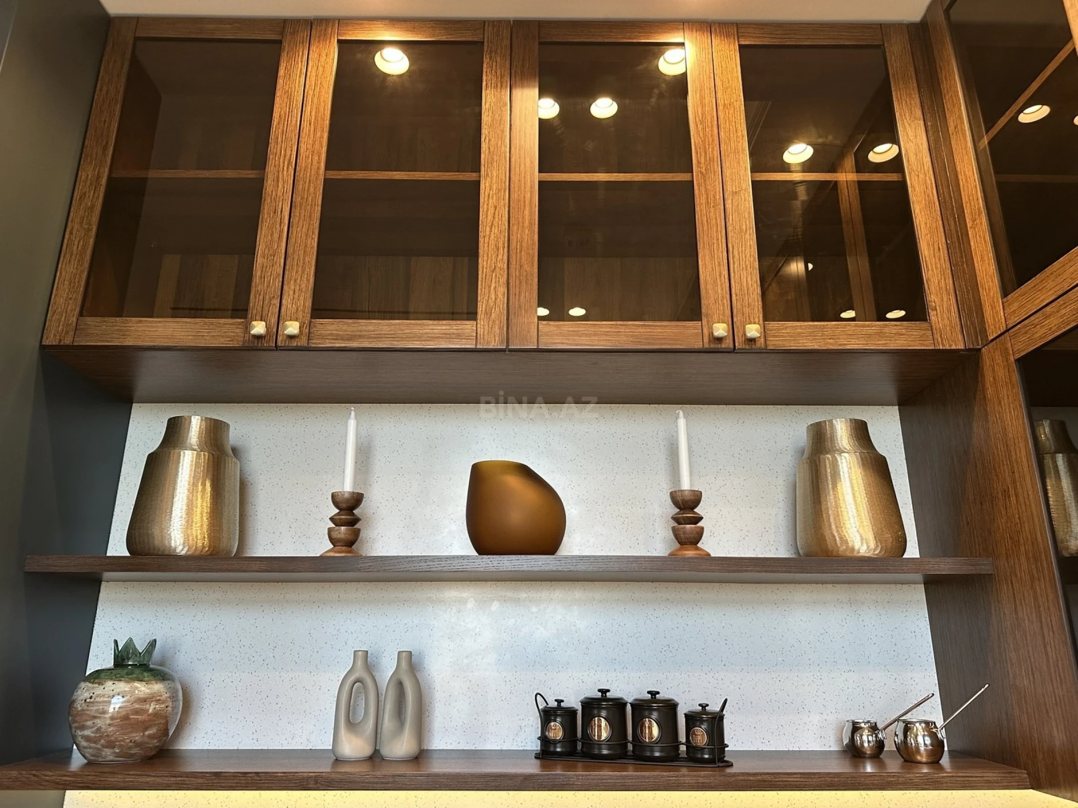 Satılır 2 otaqlı mənzil 75 m²