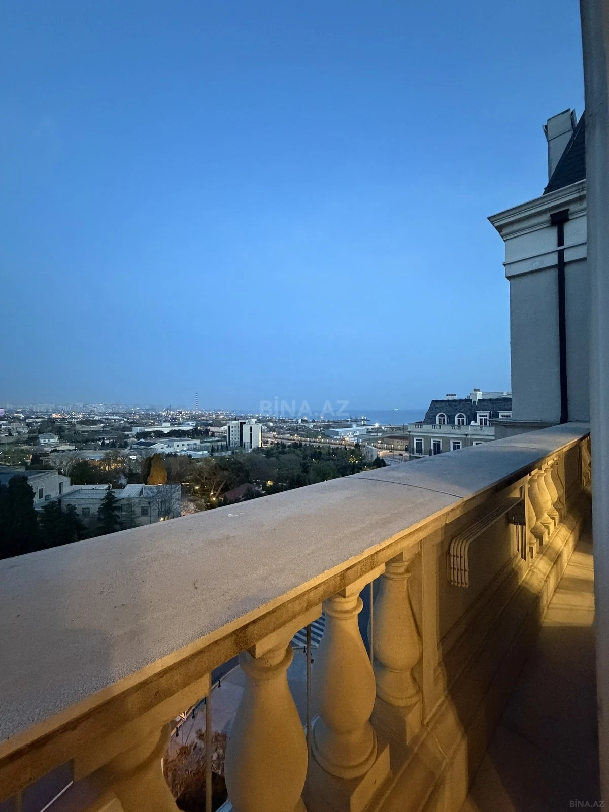 Satılır 2 otaqlı mənzil 75 m²