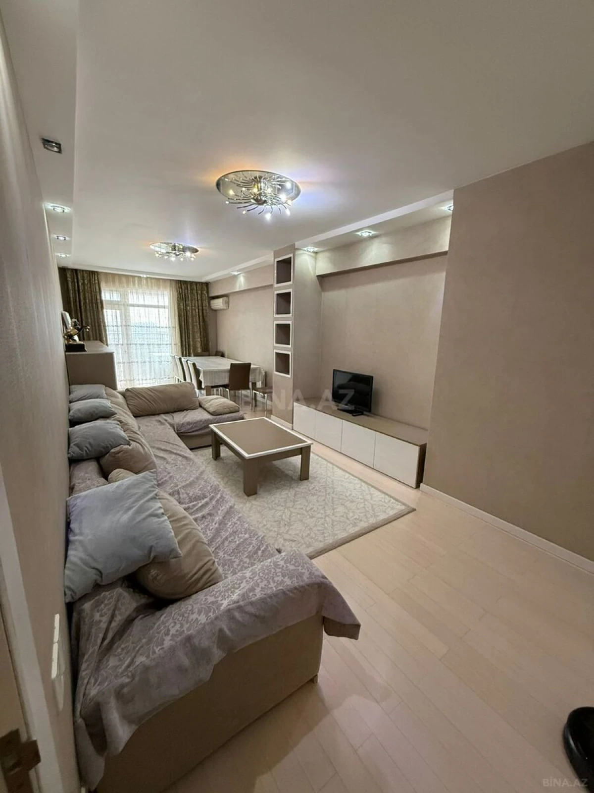 Kirayə verilir 3 otaqlı mənzil 130 m²