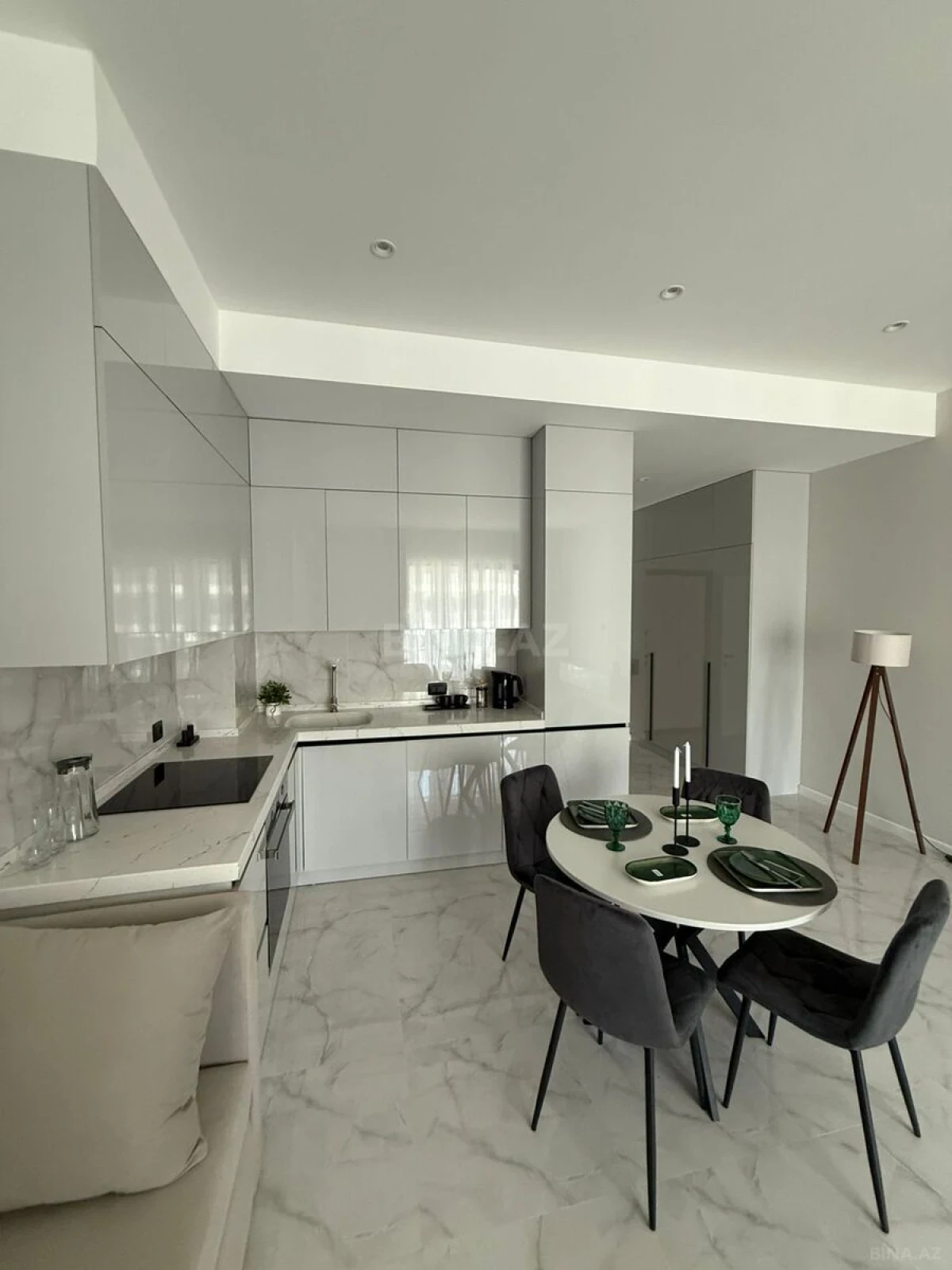 Kirayə verilir 1 otaqlı mənzil 60 m²