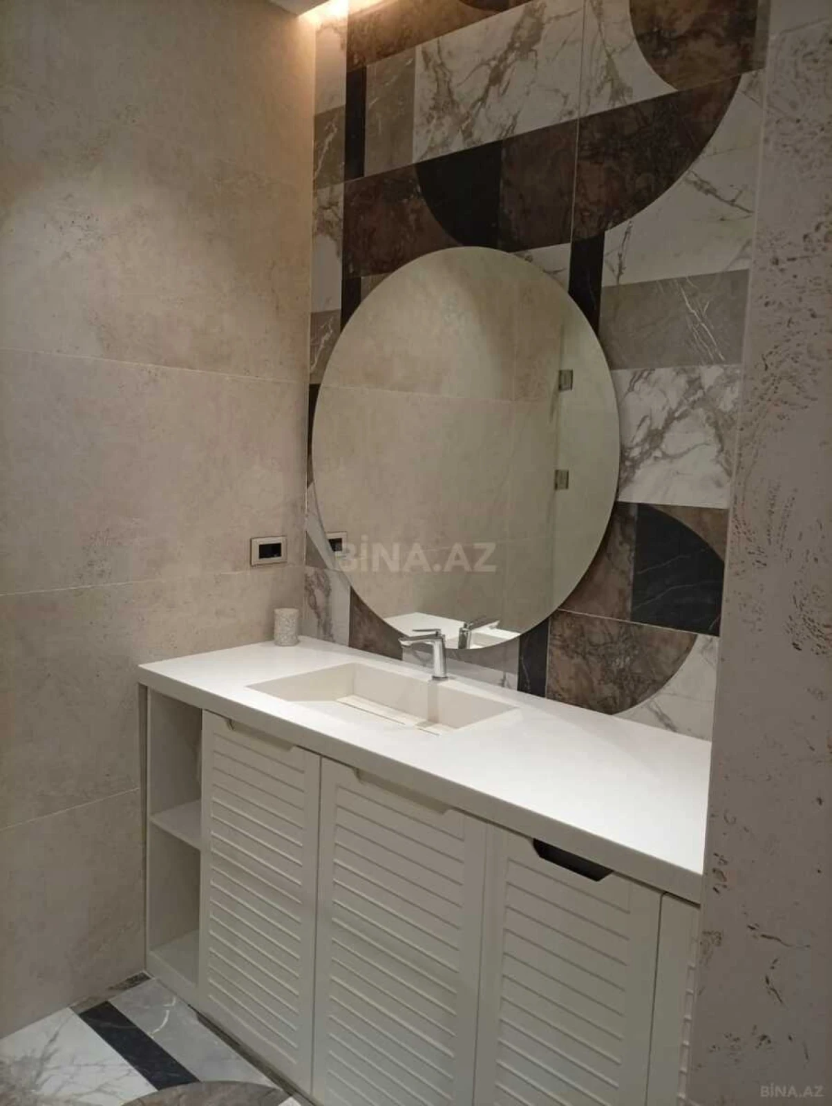 Kirayə verilir 2 otaqlı mənzil 66 m²