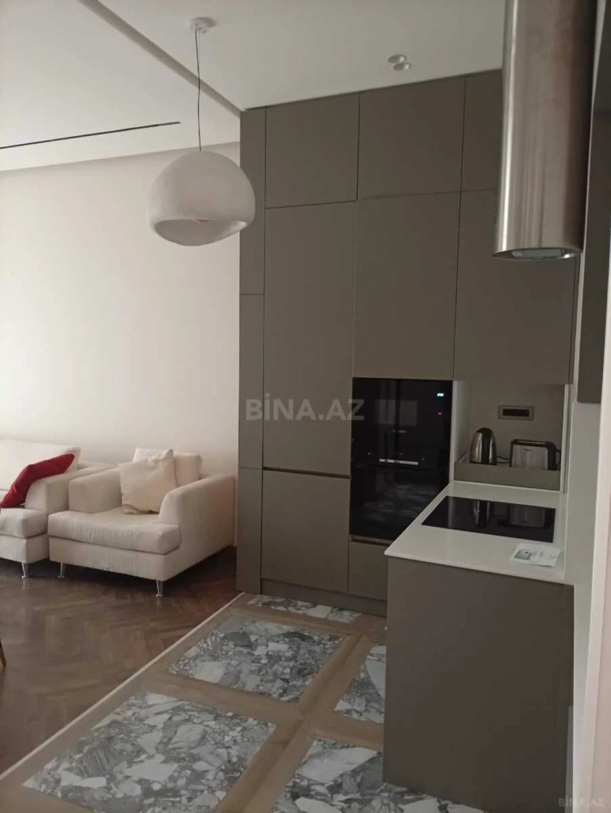 Kirayə verilir 2 otaqlı mənzil 66 m²