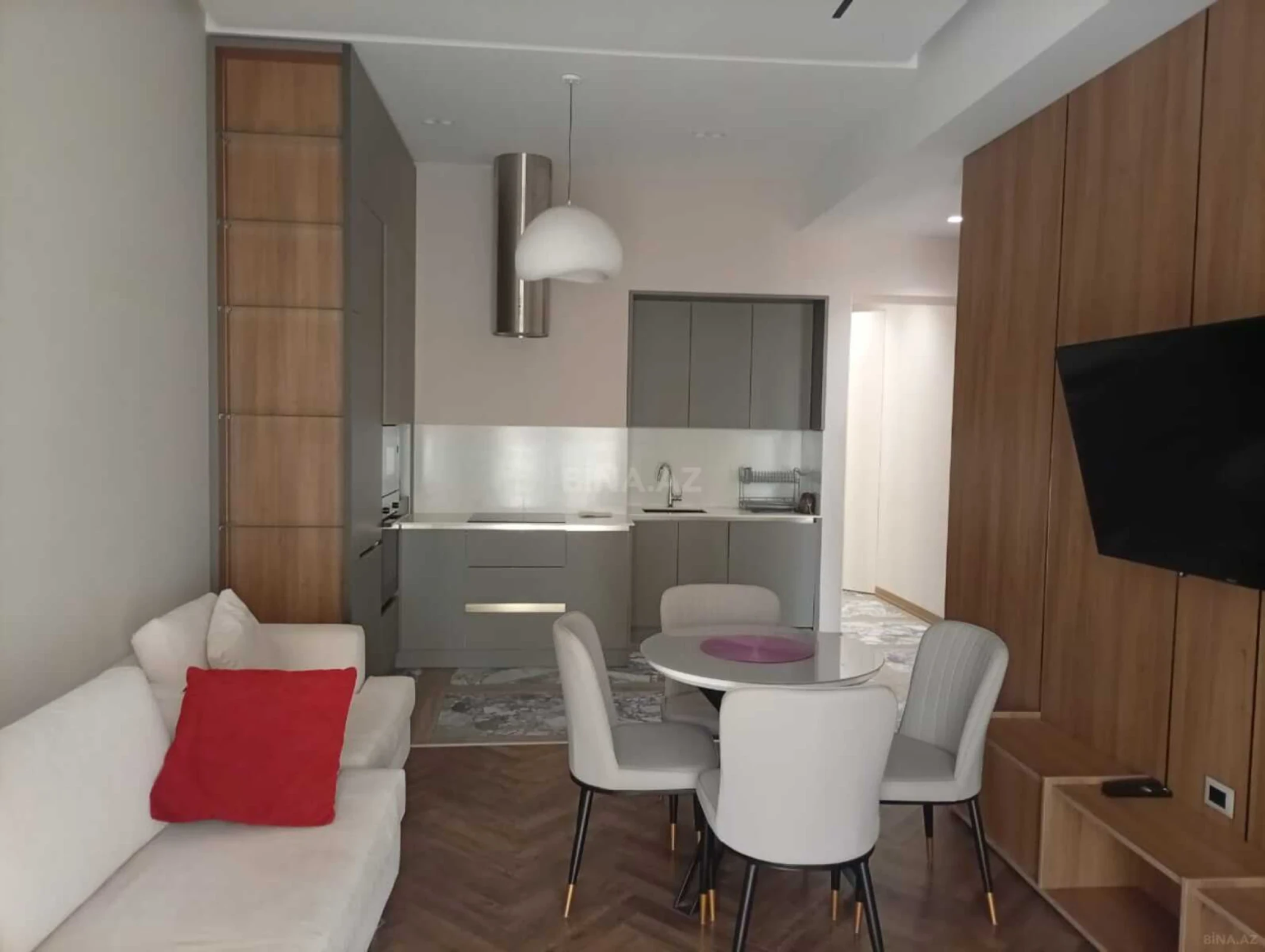 Kirayə verilir 2 otaqlı mənzil 66 m²