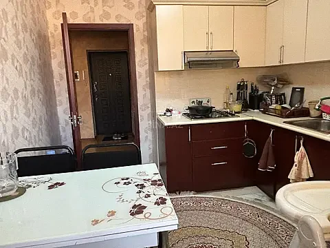 Kirayə verilir 2 otaqlı mənzil 70 m²