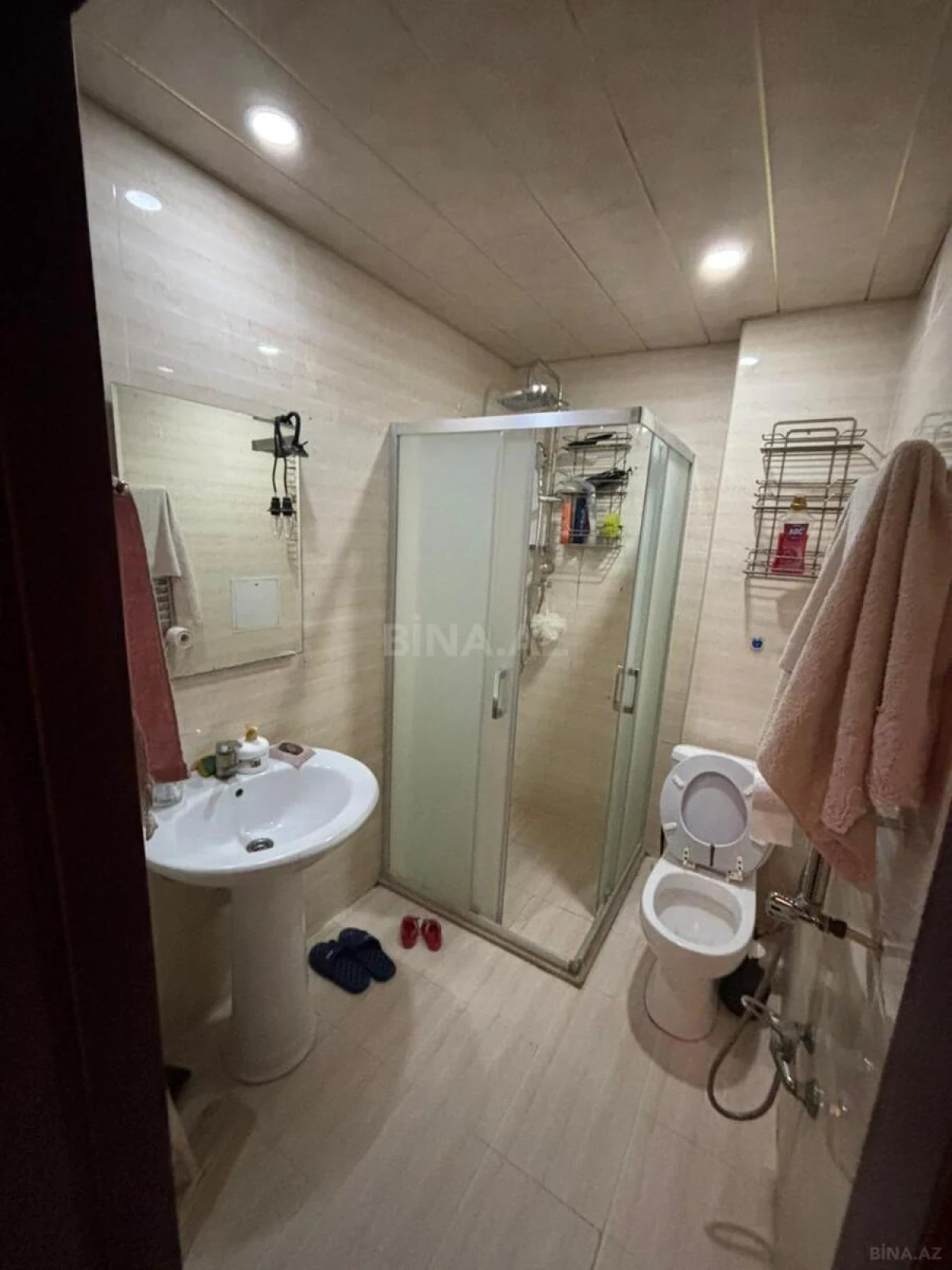 Kirayə verilir 2 otaqlı mənzil 70 m²