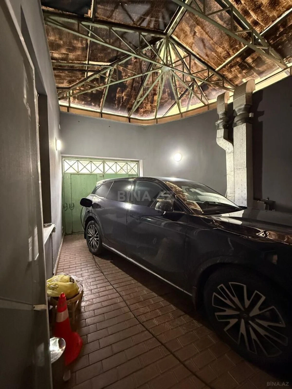 Satılır 3 otaqlı mənzil 130 m²
